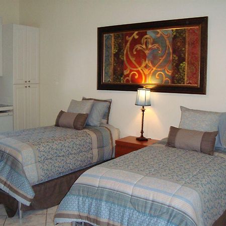 The Pershing Suites West Palm Beach Exterior photo
