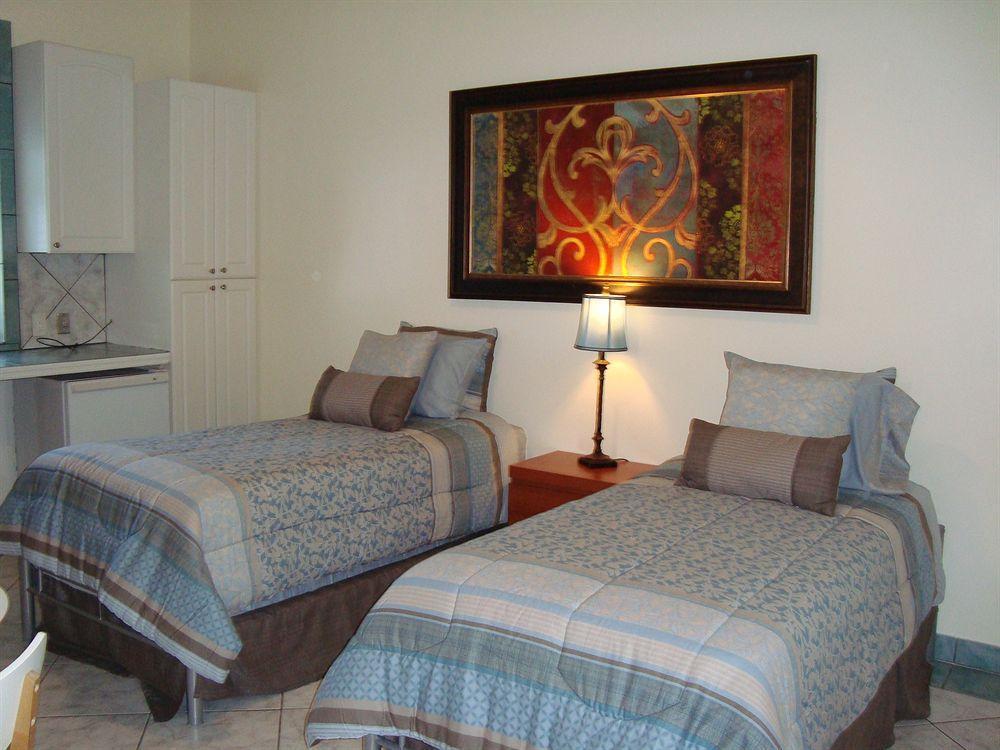 The Pershing Suites West Palm Beach Exterior photo